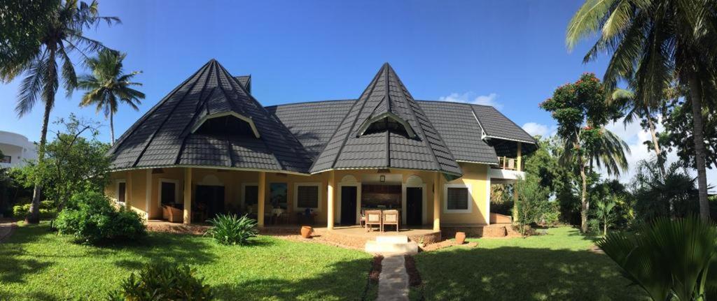 Diani Beach-Villa Kirsch Galu Buitenkant foto